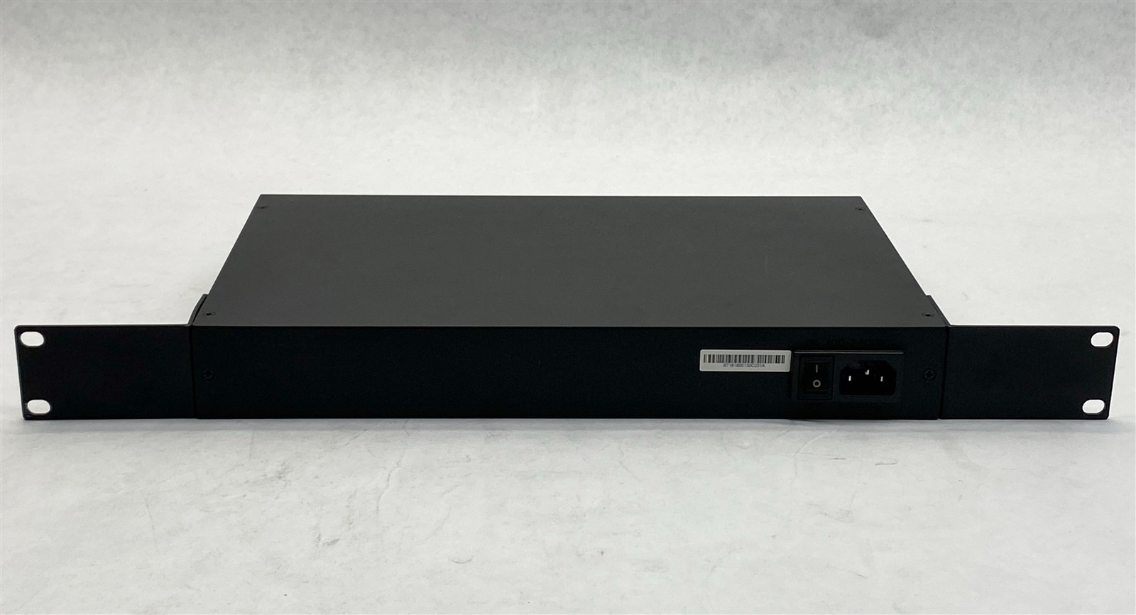 Araknis Networks AN-310-SW-F-8-POE 8-Port Managed Gigabit Network Switch - Image 3